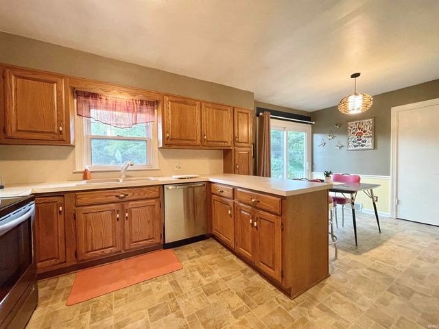 1601 Reiter Drive, Evansville, IN 47712