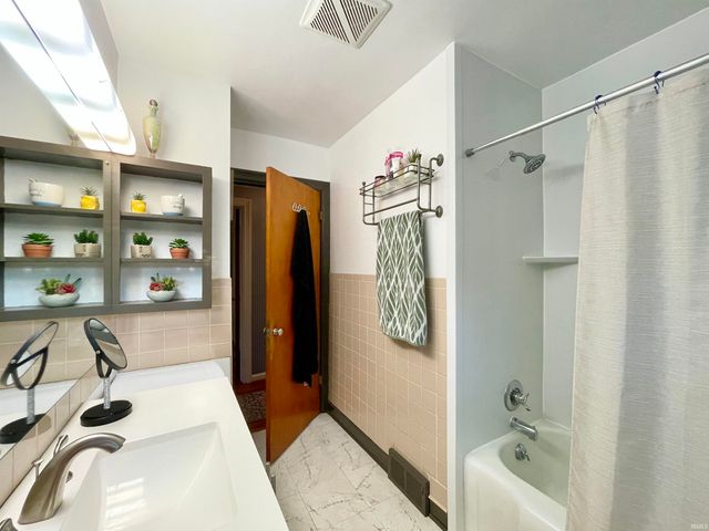 1601 Reiter Drive, Evansville, IN 47712