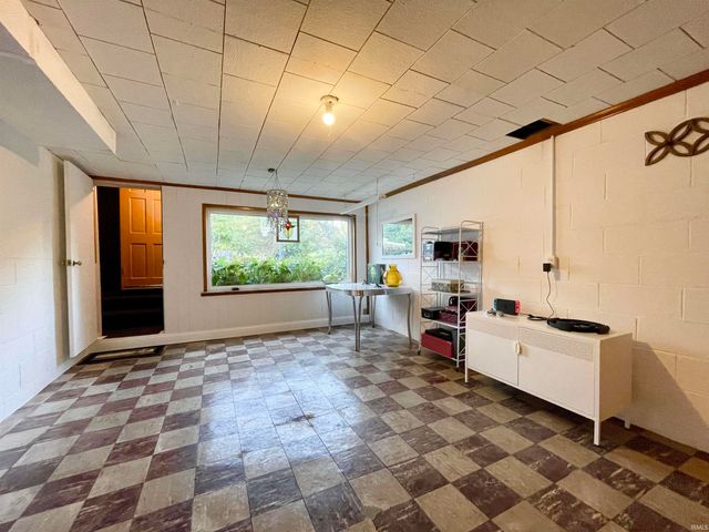 1601 Reiter Drive, Evansville, IN 47712