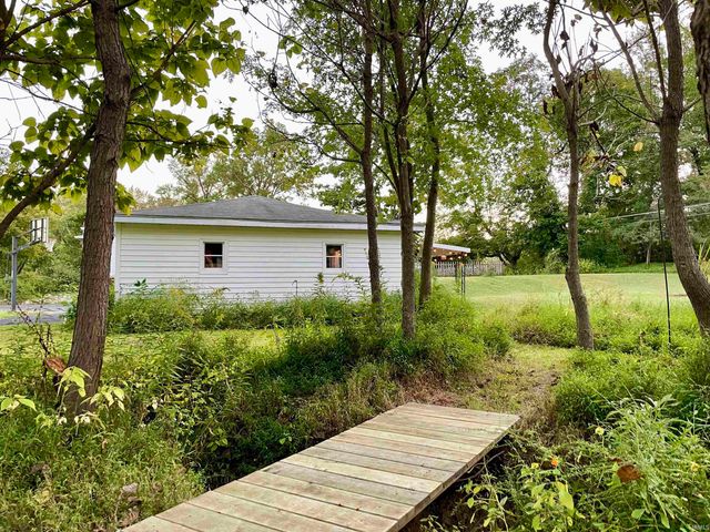 1601 Reiter Drive, Evansville, IN 47712