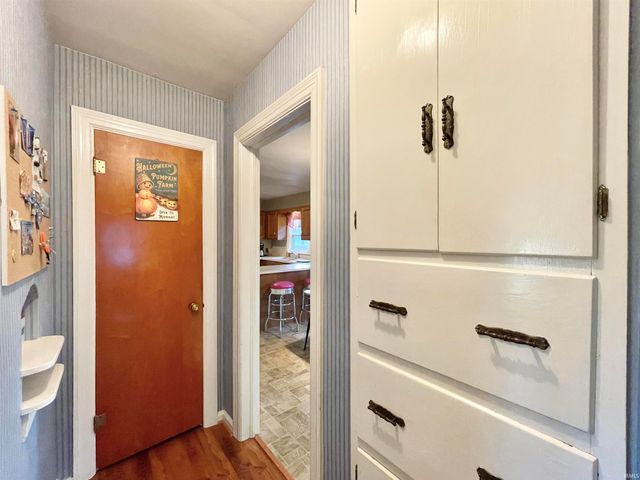 1601 Reiter Drive, Evansville, IN 47712