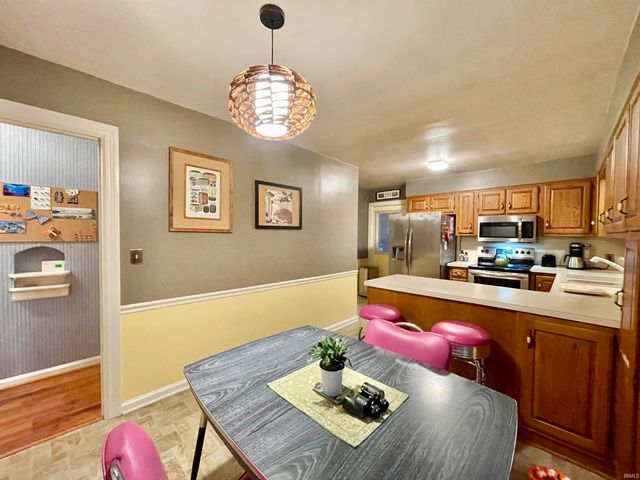 1601 Reiter Drive, Evansville, IN 47712