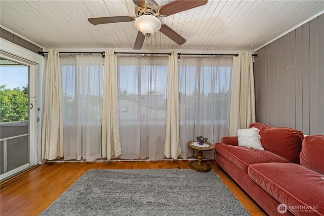 1721 N Steele Street, Tacoma, WA 98406