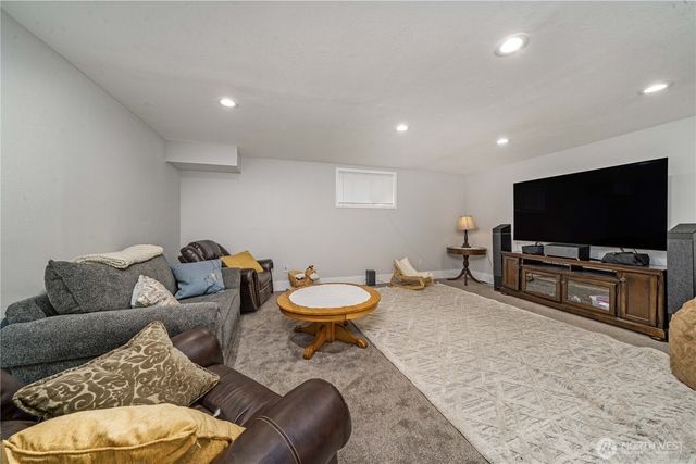 1721 N Steele Street, Tacoma, WA 98406