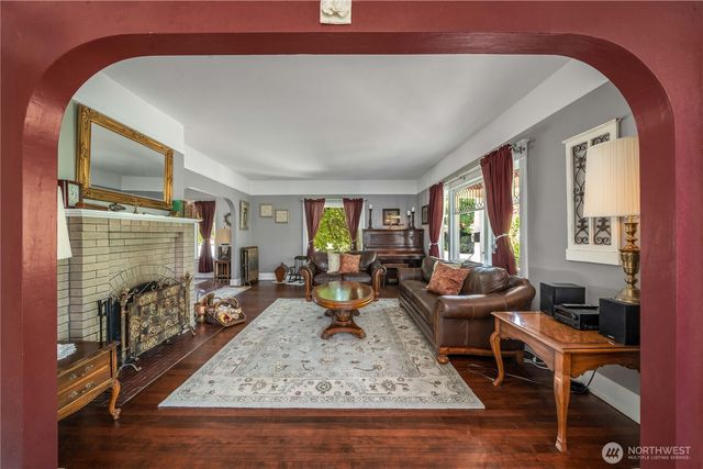 1721 N Steele Street, Tacoma, WA 98406