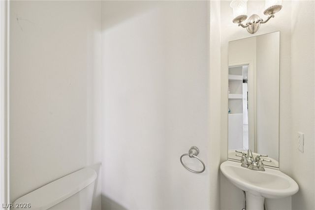 2180 Iroquois Avenue, Pahrump, NV 89048