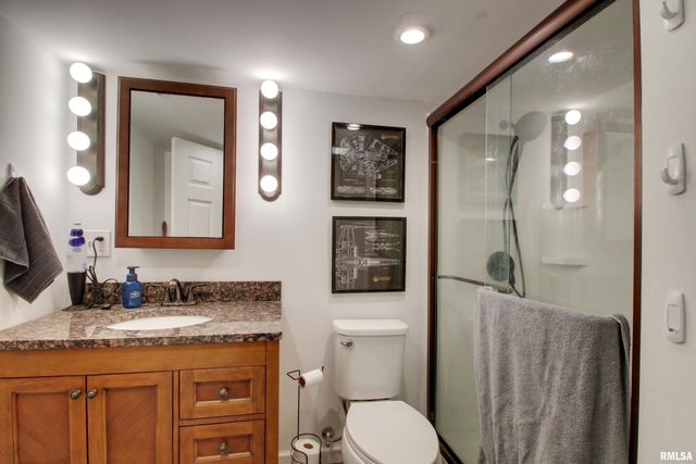 2524 CEDAR Street, Quincy, IL 62301