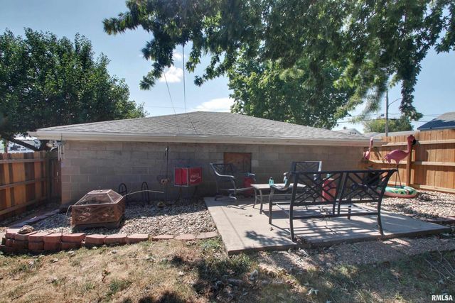 2524 CEDAR Street, Quincy, IL 62301