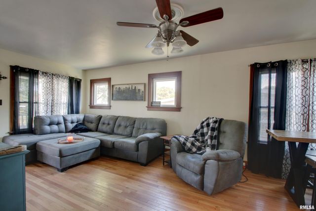 2524 CEDAR Street, Quincy, IL 62301