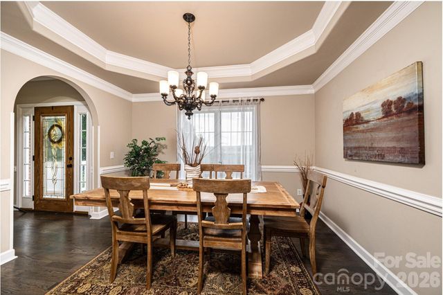 5700 Crown Terrace, Hickory, NC 28601