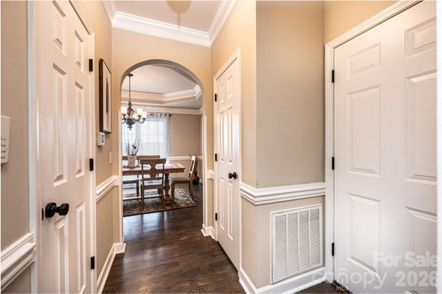 5700 Crown Terrace, Hickory, NC 28601
