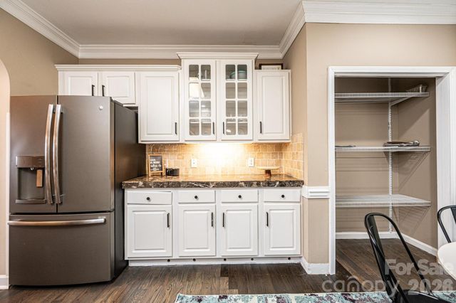 5700 Crown Terrace, Hickory, NC 28601
