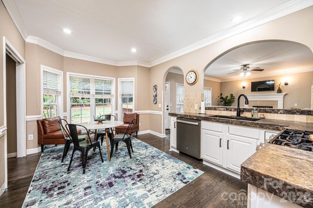 5700 Crown Terrace, Hickory, NC 28601