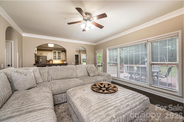5700 Crown Terrace, Hickory, NC 28601