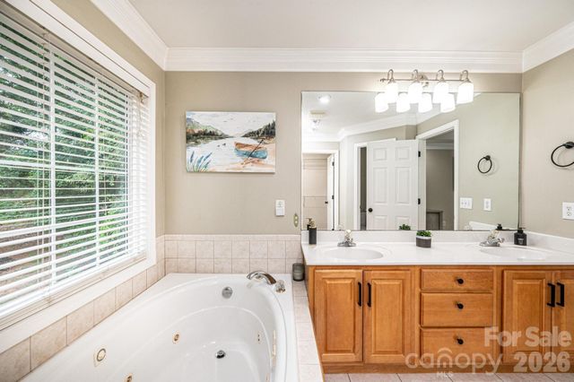 5700 Crown Terrace, Hickory, NC 28601