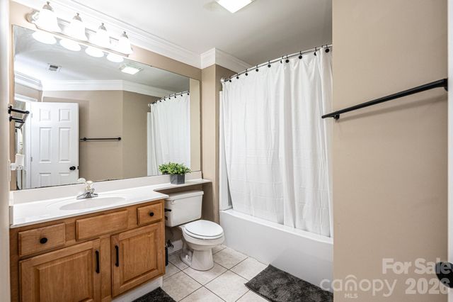 5700 Crown Terrace, Hickory, NC 28601