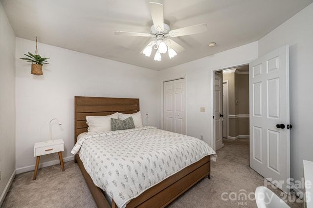 5700 Crown Terrace, Hickory, NC 28601