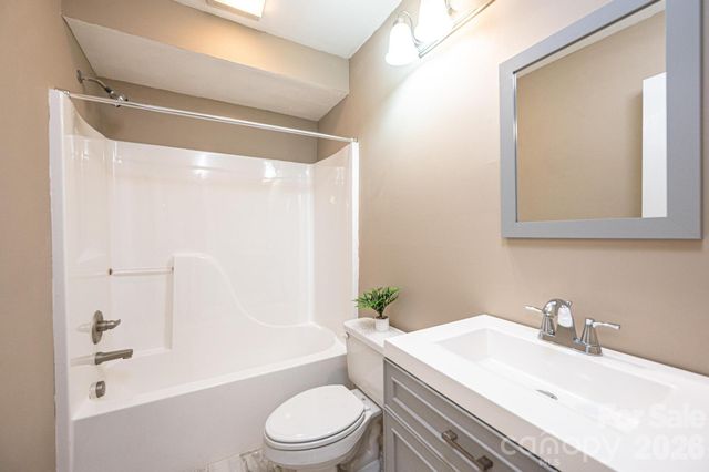 5700 Crown Terrace, Hickory, NC 28601