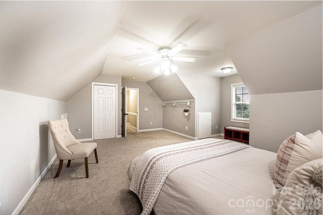 5700 Crown Terrace, Hickory, NC 28601