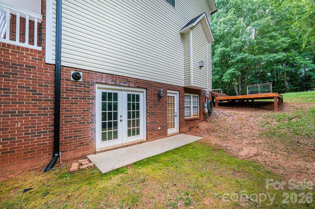 5700 Crown Terrace, Hickory, NC 28601