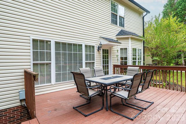 5700 Crown Terrace, Hickory, NC 28601