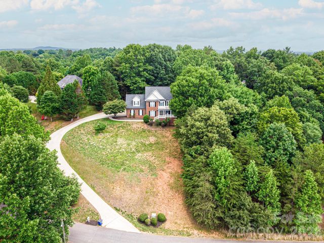 5700 Crown Terrace, Hickory, NC 28601