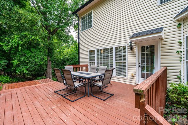 5700 Crown Terrace, Hickory, NC 28601
