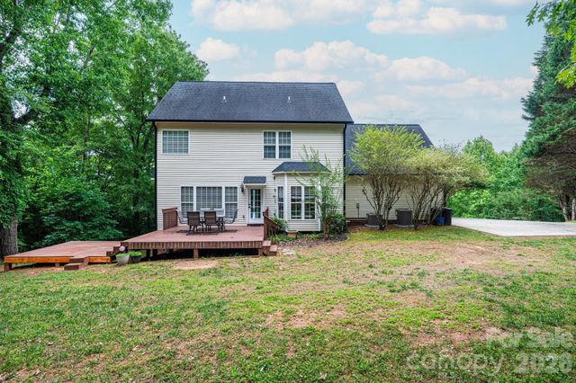 5700 Crown Terrace, Hickory, NC 28601