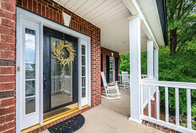 5700 Crown Terrace, Hickory, NC 28601