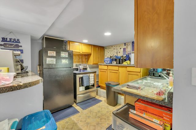 3018 Enoch Avenue, Zion, IL 60099