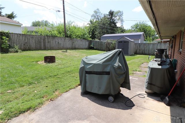 4944 Chesham Drive, Huber Heights, OH 45424