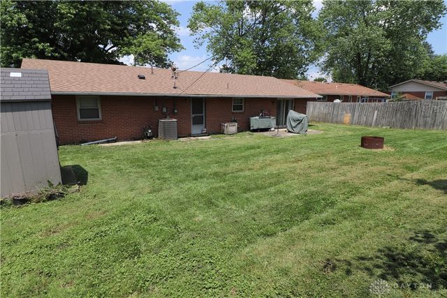 4944 Chesham Drive, Huber Heights, OH 45424