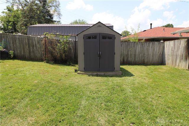 4944 Chesham Drive, Huber Heights, OH 45424