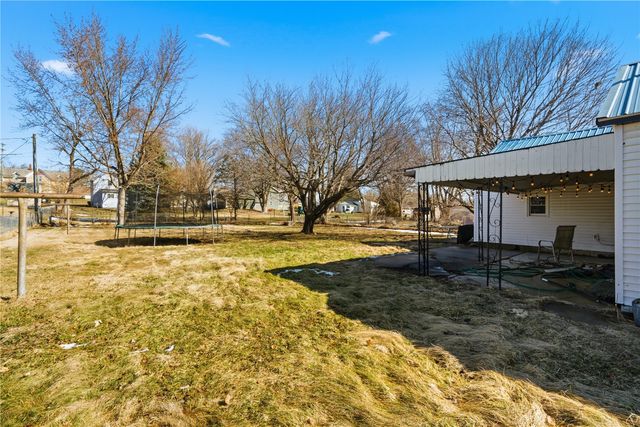 708 3rd Street SE, Independence, IA 50644