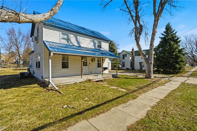 708 3rd Street SE, Independence, IA 50644