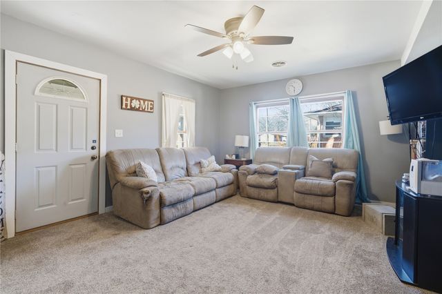 708 3rd Street SE, Independence, IA 50644