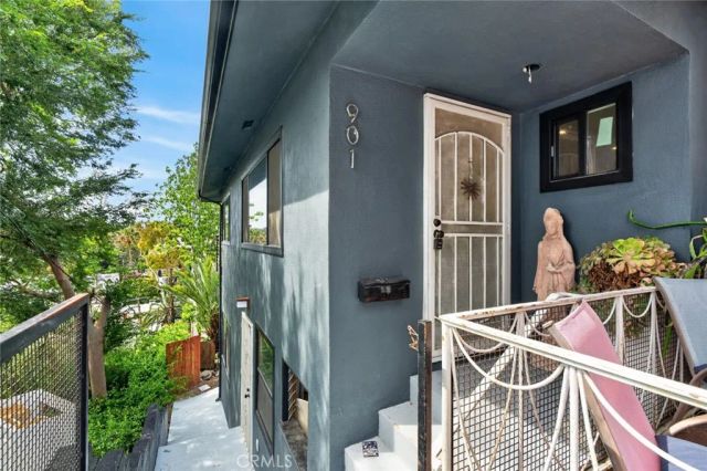 901 Micheltorena, Los Angeles, CA 90026