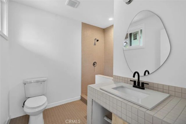 901 Micheltorena, Los Angeles, CA 90026