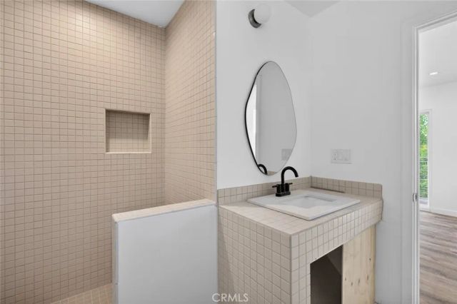 901 Micheltorena, Los Angeles, CA 90026