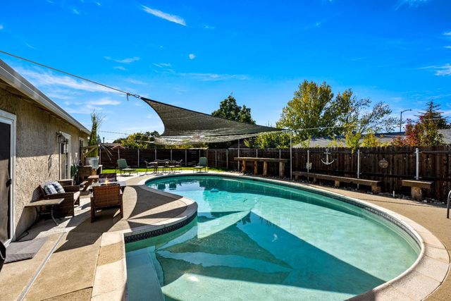 600 P St, Lincoln, CA 95648