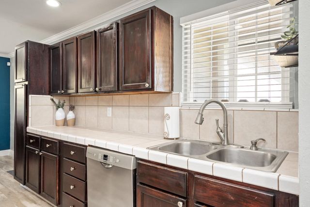 600 P St, Lincoln, CA 95648