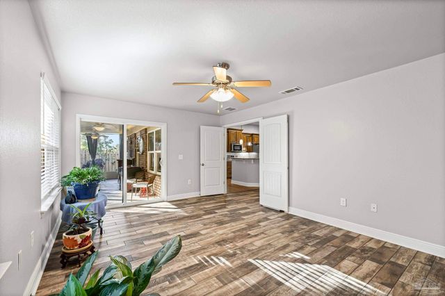 6132 Winchester Cir, Milton, FL 32570