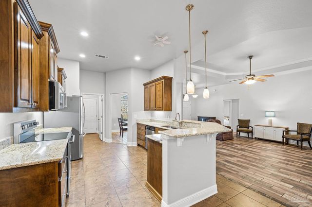 6132 Winchester Cir, Milton, FL 32570