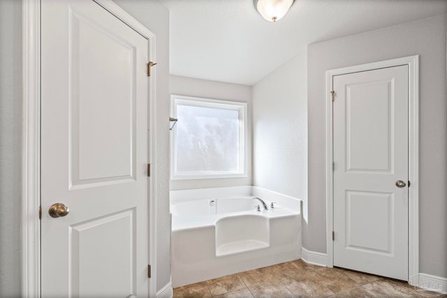 6132 Winchester Cir, Milton, FL 32570