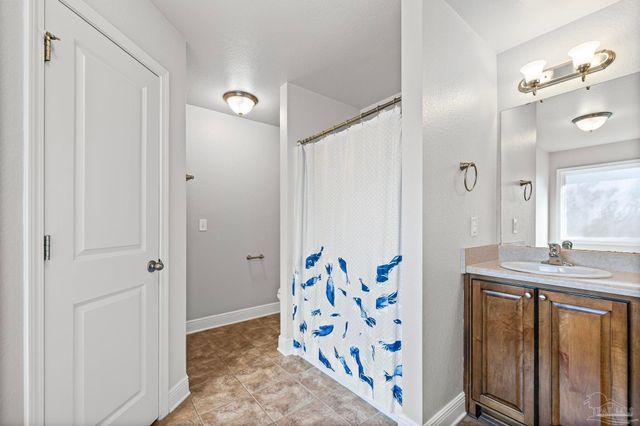 6132 Winchester Cir, Milton, FL 32570