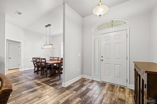 6132 Winchester Cir, Milton, FL 32570