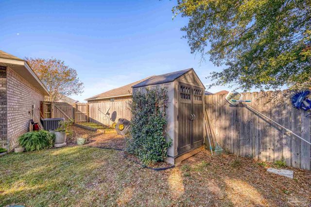 6132 Winchester Cir, Milton, FL 32570