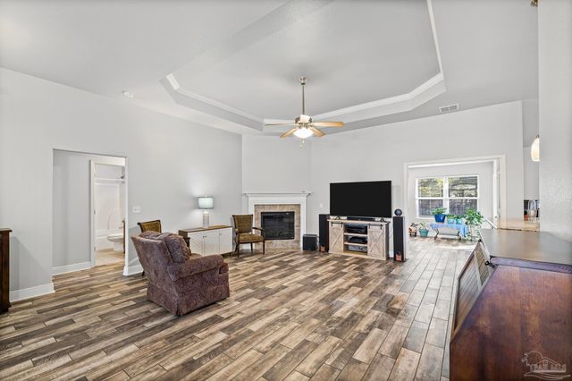 6132 Winchester Cir, Milton, FL 32570