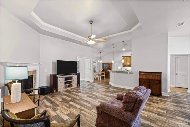 6132 Winchester Cir, Milton, FL 32570