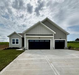 355 SW Amara Drive, Blue Springs, MO 64064